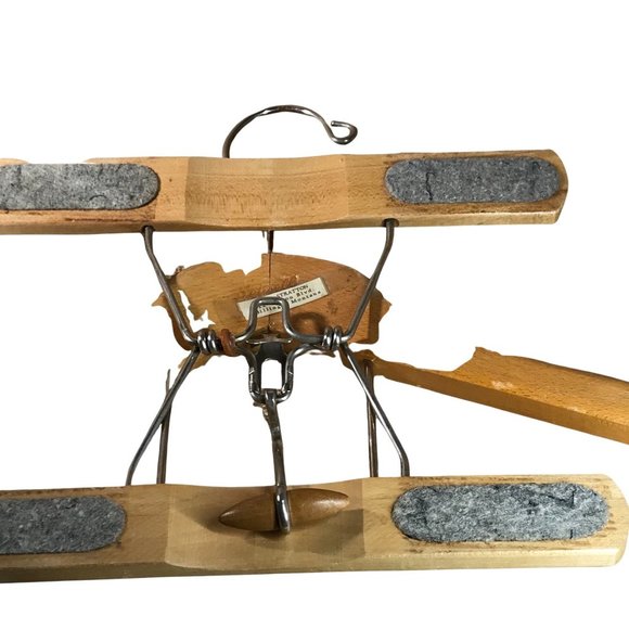 The Setwell 20 Inch Wooden Trouser Clamp Suit Hanger Vintage Made In USA Heavy D - Picture 10 of 16